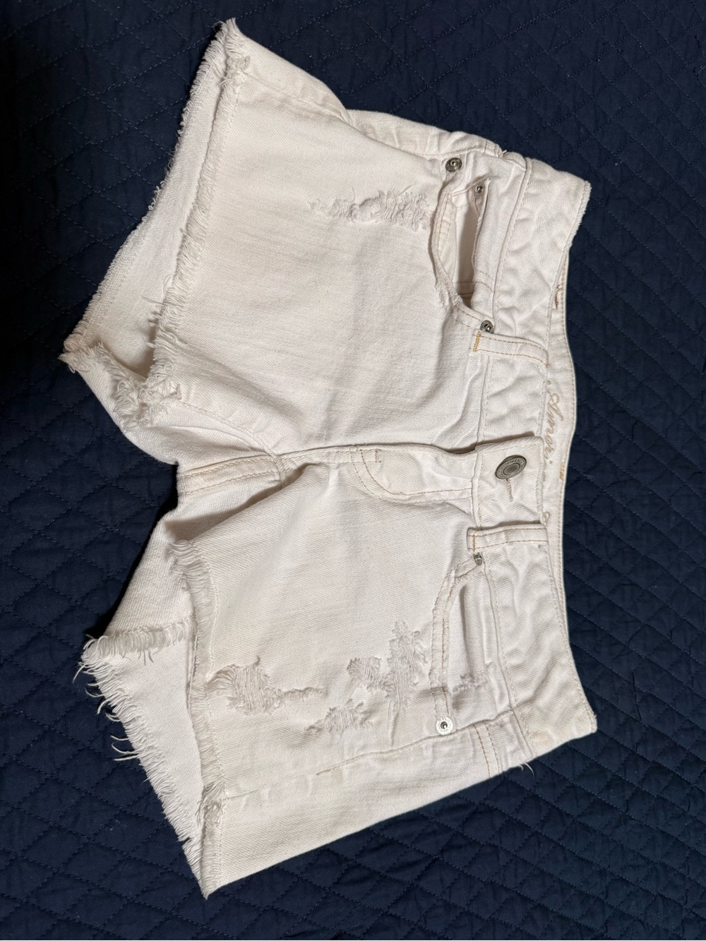 American Eagle White Distressed Women’s Denim Shorts